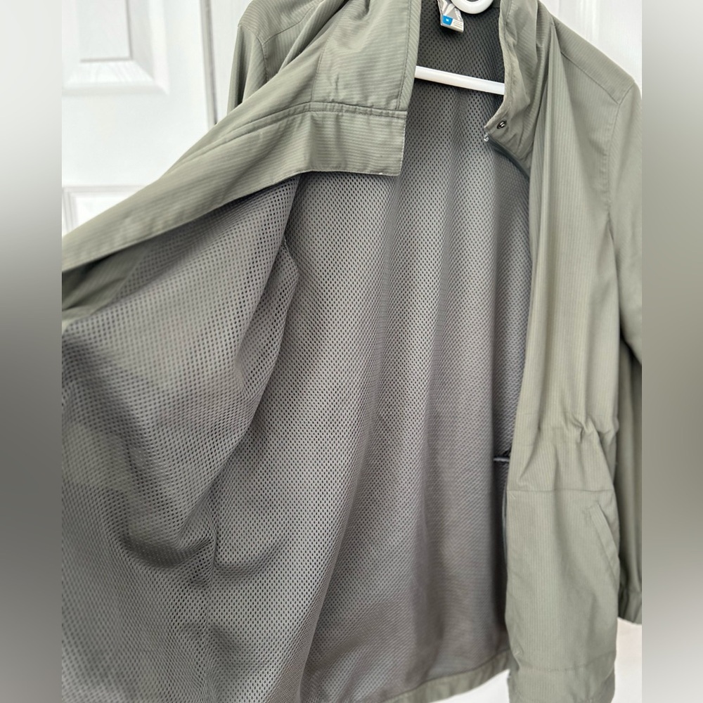 Old Navy spring lightweight jacket. - Picture 5 of 5